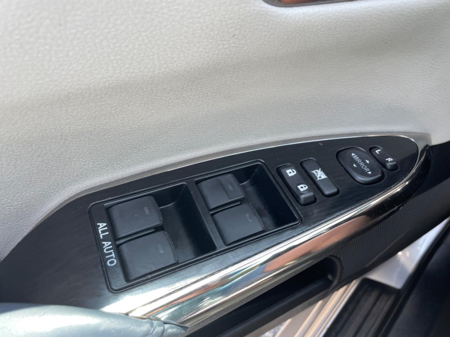 2014 GRAY TOYOTA AVALON XLE (4T1BK1EB4EU) with an 3.5L engine, Automatic transmission, located at 5103 Dorchester Rd., Charleston, SC, 29418-5607, (843) 767-1122, 36.245171, -115.228050 - Local Trade-in with Leather, Sunroof, Navigation, Backup Camera, CD/AUX/Bluetooth, Dual Climate Control, Power Everything (windows, locks, seats, mirrors), Heated Seats, Push Button Start, Keyless Entry (2 key fobs), Alloy Wheels. Clean CarFax (no accidents reported!) 99k miles Located at New Life - Photo#18